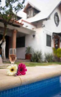 Linda casa céntrica c/alberca y jacuzzi - 1