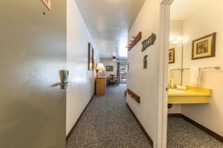 Modern Studio w/Balcony #211 at Donner Lake Village - Truckee - 2