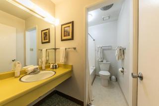 Modern Studio w/Balcony #211 at Donner Lake Village - Truckee - 1