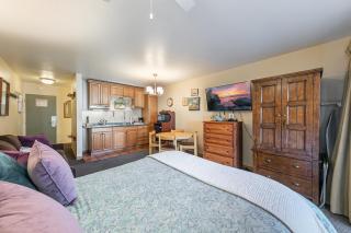 Studio 2nd Floor Unit 217 Bldg B - Truckee - 8