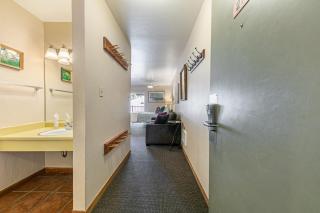 Studio 2nd Floor Unit 217 Bldg B - Truckee - 5