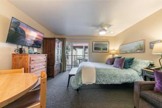 Studio 2nd Floor Unit 217 Bldg B - Truckee - 4