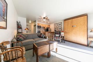 Cozy Studio w/ Partial Lake view #223 at Donner Lake Village - Truckee - 5