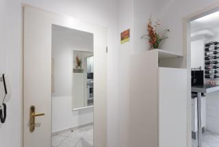 Market, Metro, City Center by JR City Apartments - 5