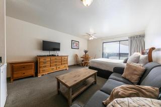 Cozy Studio #226 at Donner Lake Village - Truckee - 5