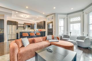Spacious Condo w/ Deck ~ 3 Mi to Downtown Chicago! - 7