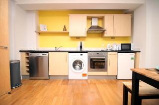 Bright 1Bedroom Apartment, Central Location with Balcony - Bristol - 6