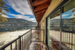 Beautiful Studio w/ Lake View #243 at Donner Lake Village - Truckee - 3