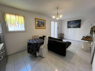 Maison de vacances climatisée avec terrasse, parking privé, proche plage et commerces - FR-1-387-190 - 2