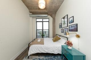 Family Friendly 2BR South Loop Suite with Optional Parking and Gym Access Sleeps up to 8 Near McCormick Place and Soldier Field - 7