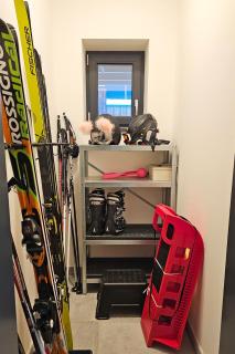ENJOYHARRACHOV - Atraktivní klidný klimatizovaný apartmán 20 v centru Harrachova s parkováním, Wifi-WLAN, SAT, herní konzolí, Ipad, Netflix zdarma, možností dobíjení auta, výhledem do zahrady a na kostelík jen 150m od lanovky - 2