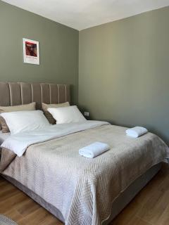 Cane Apartment Mosaic - 9