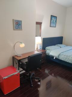Super Huge Comfortable King Bedroom near Toronto Pearson Airport - Mississauga - 2