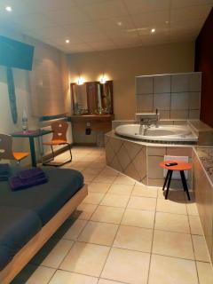 Love Paradise by Karen's Room Service - Forbach - 8