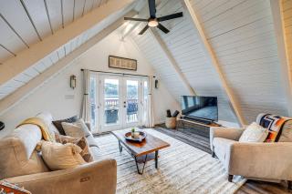 Stylish Bellingham Home with Lake and Mountain Views! - Bellingham - 9