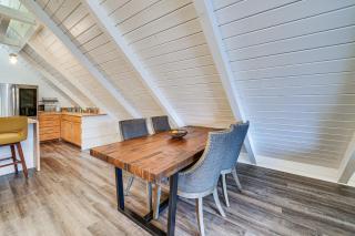 Stylish Bellingham Home with Lake and Mountain Views! - Bellingham - 5
