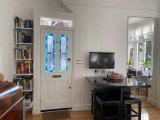 Interior Designed Flat near Kew Botanical Gardens - Londen - 1