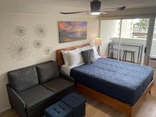 Contemporary Ocean View Suite - Heart of Waikiki! - Honolulu - 4