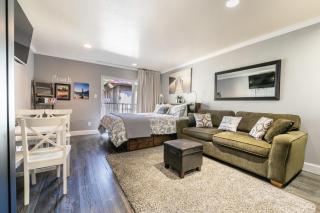 King Deluxe Studio 2nd Floor Unit 216 Bldg B - Truckee - 6