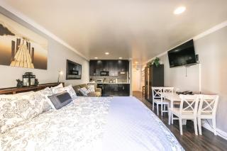 King Deluxe Studio 2nd Floor Unit 216 Bldg B - Truckee - 4