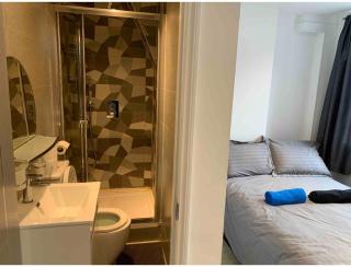 Central London property-ensuite, double and budget room - Londra - 3