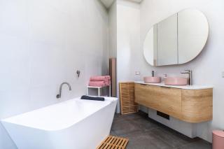 Sweet Water Serenity - Vintage Furnishings - Pool - Frankston South - 6