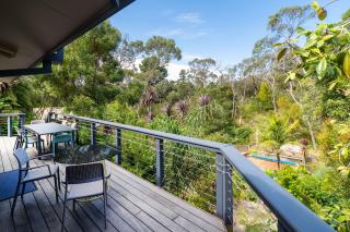 Sweet Water Serenity - Vintage Furnishings - Pool - Frankston South - 3