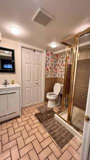 Affordable Downtown Private Rooms - Windsor - 5