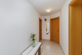 Apartments with parking space Makarska - 22017 - 4