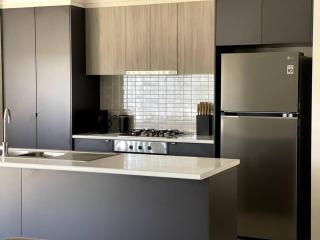 Urban 3BR Oasis: Style & Comfort - Wagga Wagga - 6