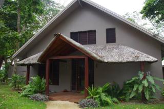 Entire Beach Front Resort Home - Tides Reach Beach House - Saraotou - 4