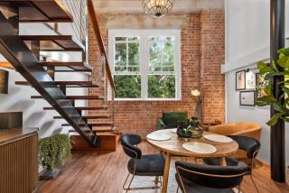 Woolstore Elegance ~ 2Bed/2Bath/1Car ~ Teneriffe - 8