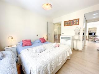 Cannes Close Centre 2 BR 2 bath mezzanine & balconies Exceptional Rating Ideal Families Easy parking by Olam Properties - Cannes - 6