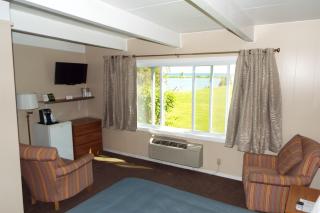 Beachfront Inn - 1