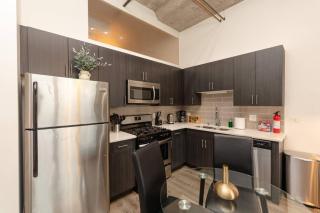 McCormick 2Br-2Ba for up to 8 guests with Skyline view, Optional Parking & Gym access - Chicago - 8