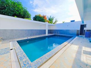 Rini Resort - Chennai - 8