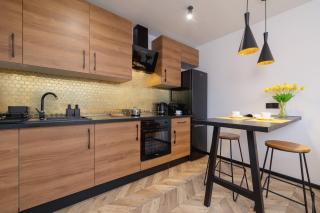 City Center One-Bedroom Apartment with Bathtub by Noclegi Renters - 7