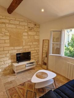 Studio rénové tout équipé Centre - 2