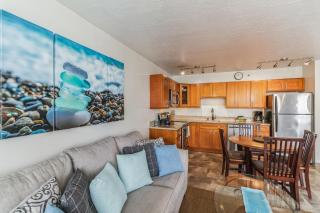 Deluxe Ocean View Condo on 31st Floor - Free Parking & Wifi! condo - 9
