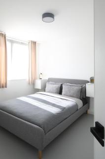 Modern Apartment on London's Southbank - 8