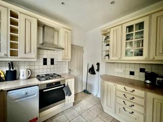 SEASIDE SANCTUARY by BOURNECOAST - A Good Sized Family Holiday Home with a Garden and Parking - HB8530 - 1
