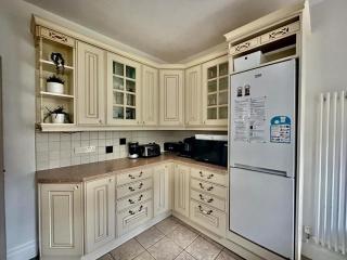 SEASIDE SANCTUARY by BOURNECOAST - A Good Sized Family Holiday Home with a Garden and Parking - HB8530 - 2