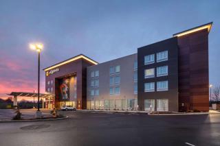 La Quinta Inn & Suites by Wyndham Centralia - Centralia - 2