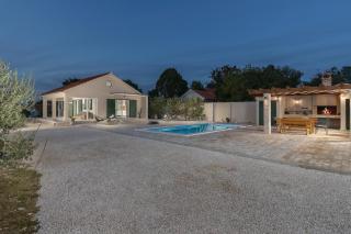 Villa Oliveto with pool - Donji Kašić - 0