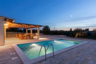Villa Oliveto with pool - Donji Kašić - 3