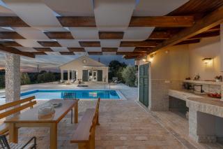 Villa Oliveto with pool - Donji Kašić - 0