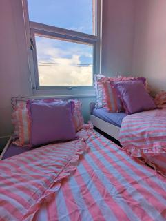 pet + kid friendly free parking v pink house! - Brighton & Hove - 6