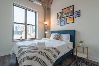 Skyline 2BR in South Loop with Optional Parking & Gym Access Near Museum Campus and McCormick Place - 7