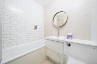 Lovely Apartment in Victoria Park Village - London - 6