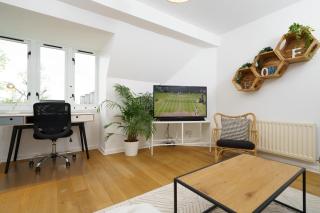 Lovely Apartment in Victoria Park Village - London - 0
